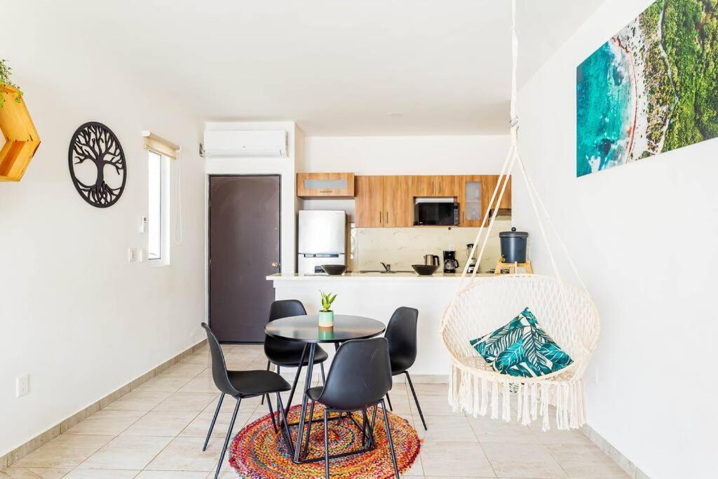 Lovely Cozy Apt W/Pool 2 Bedrooms. Great Location! 푸에르토 모렐로스 외부 사진