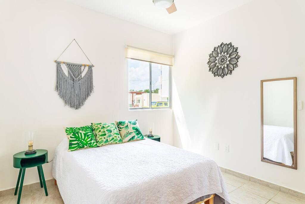 Lovely Cozy Apt W/Pool 2 Bedrooms. Great Location! 푸에르토 모렐로스 외부 사진