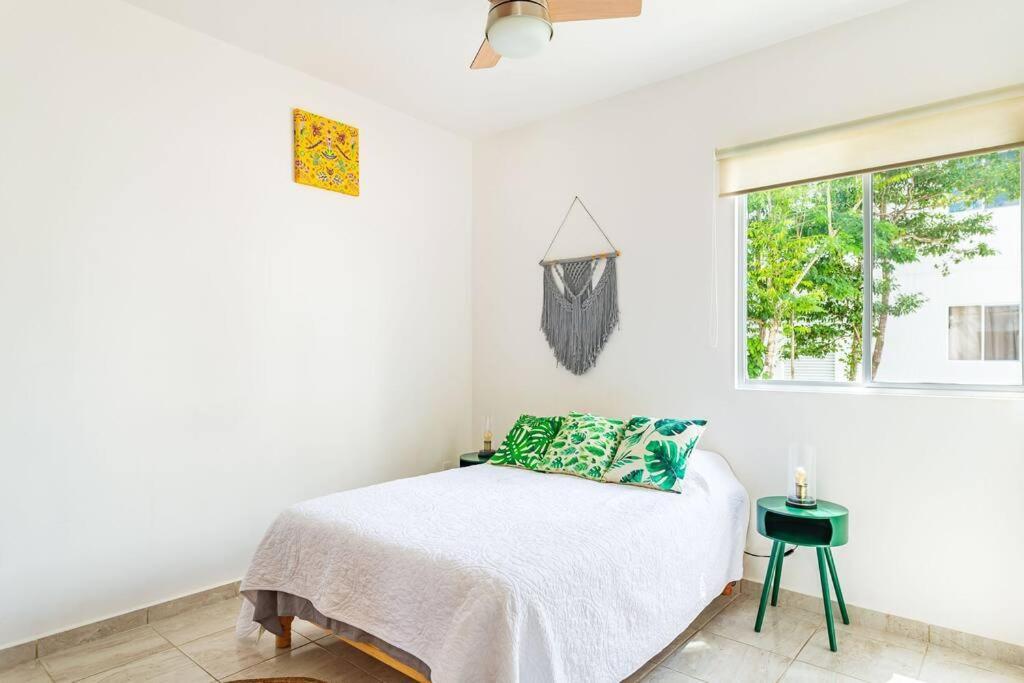 Lovely Cozy Apt W/Pool 2 Bedrooms. Great Location! 푸에르토 모렐로스 외부 사진