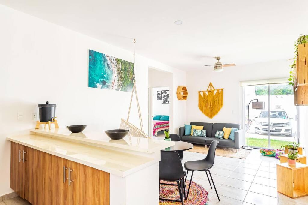 Lovely Cozy Apt W/Pool 2 Bedrooms. Great Location! 푸에르토 모렐로스 외부 사진