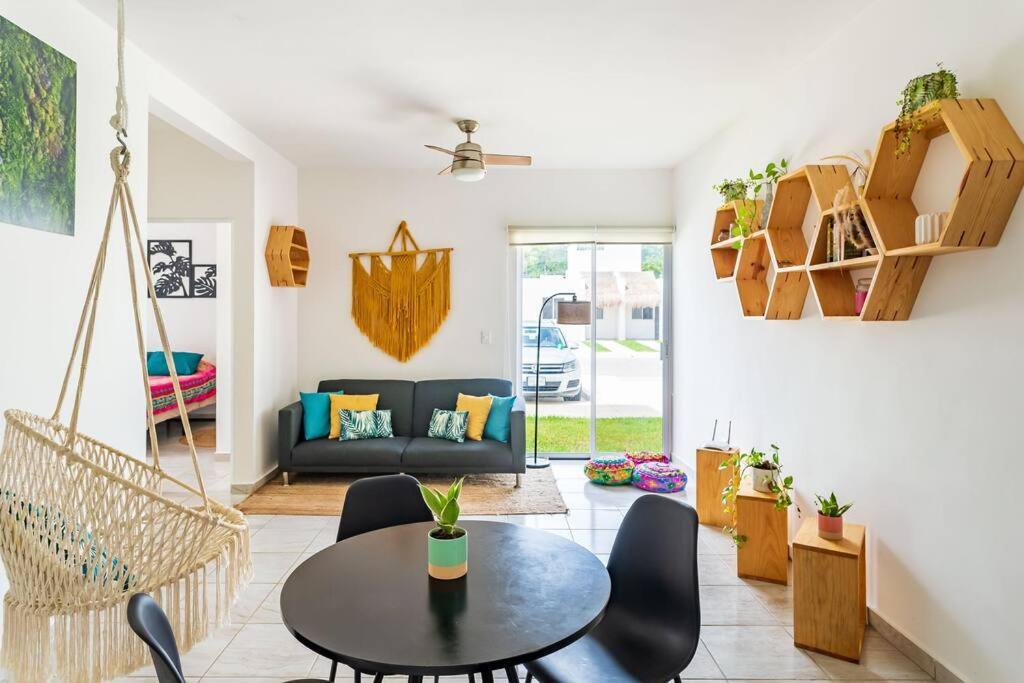 Lovely Cozy Apt W/Pool 2 Bedrooms. Great Location! 푸에르토 모렐로스 외부 사진