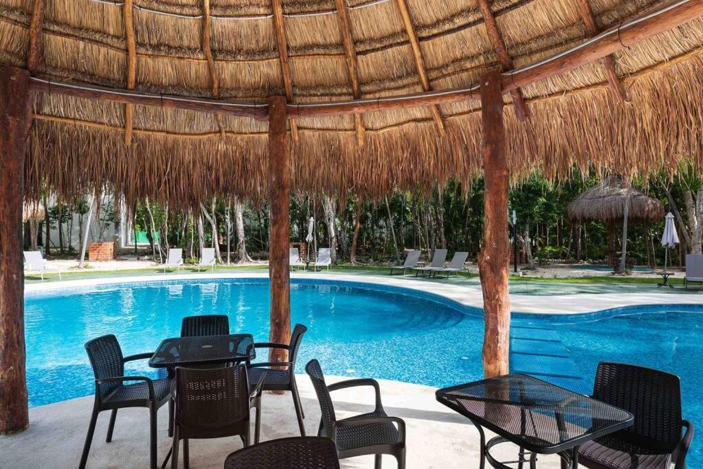 Lovely Cozy Apt W/Pool 2 Bedrooms. Great Location! 푸에르토 모렐로스 외부 사진