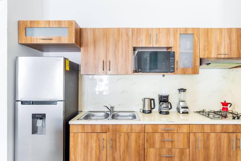 Lovely Cozy Apt W/Pool 2 Bedrooms. Great Location! 푸에르토 모렐로스 외부 사진