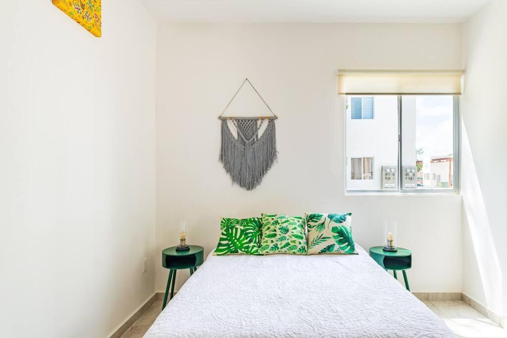 Lovely Cozy Apt W/Pool 2 Bedrooms. Great Location! 푸에르토 모렐로스 외부 사진